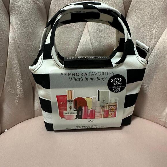 Sephora favorites Whats in my bag! - Picture 3 of 3